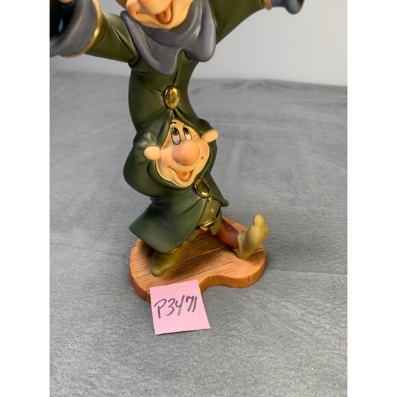 Dancing Partners Dopey & Sneezy Disney Classics Collection Figurine - Picture 9 of 9